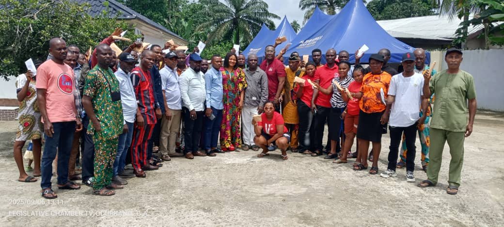 SA General Duties Doles Out N5million to Governor Otu's Supporters