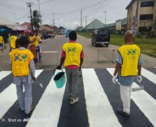 Church of Jesus Christ of Latter-day Saints building bridges, Bonding through community service