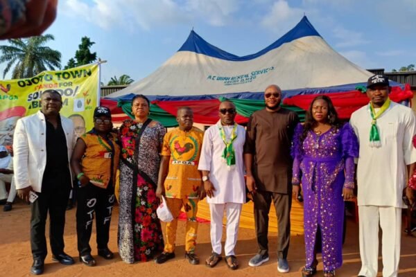 APGA chieftain empowers 200 youths, petty traders in Anambra community