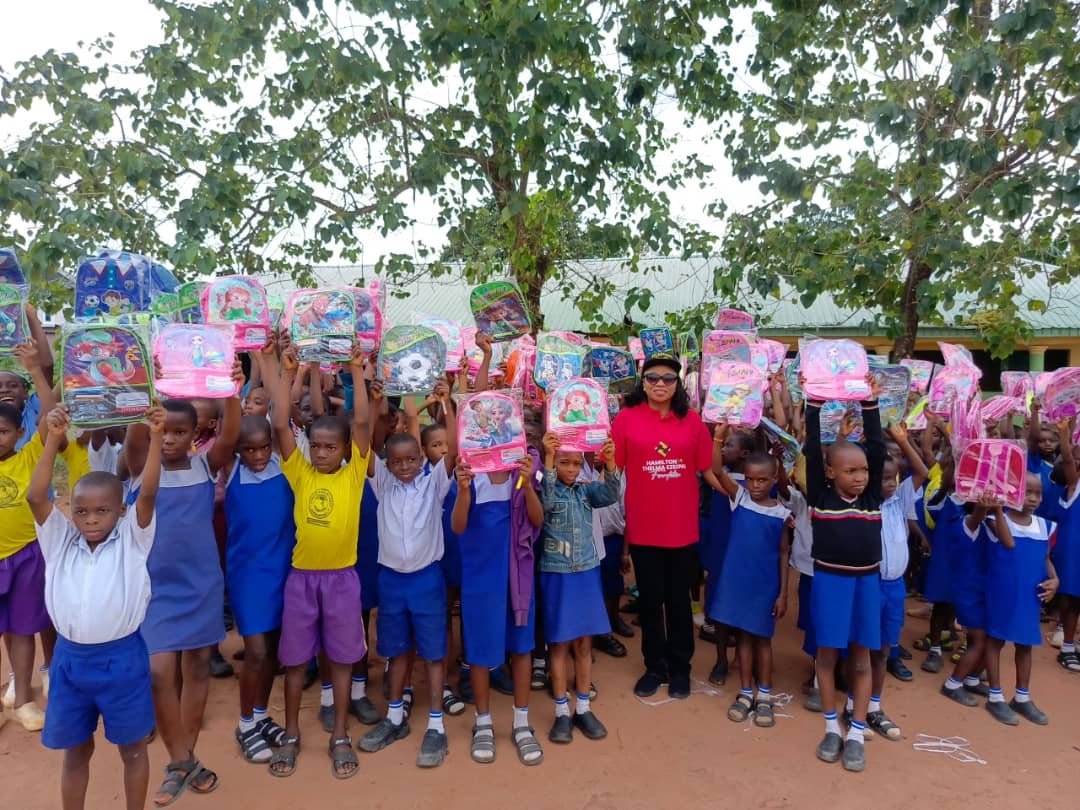 15,000 pupils receive free school bags in Anambra schools