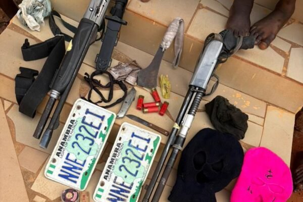 Police arrest five fake suspected vigilante operatives in Anambra