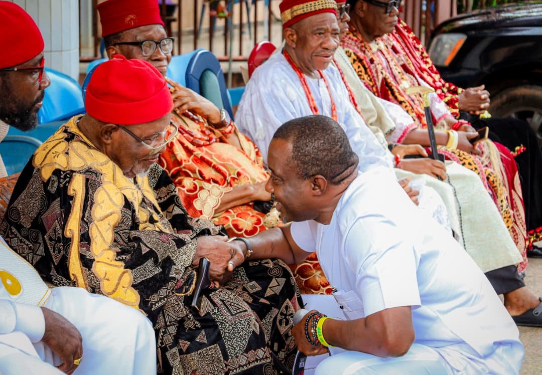 Igwe Mbaukwu Confers Chieftaincy title on Uzu Okagbue
