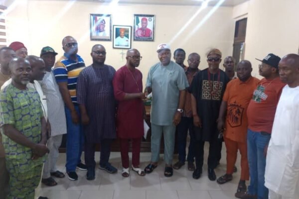 Anambra Govt Inaugurates Caretaker Committee For Emodi Shoe Dealers Association In Onitsha Market