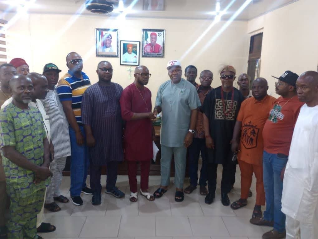 Anambra Govt Inaugurates Caretaker Committee For Emodi Shoe Dealers Association In Onitsha Market