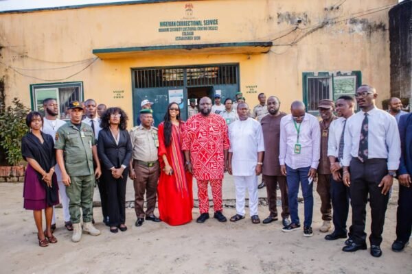 Christmas Day Outreach: Senator Asuquo Ekpenyong Visits Calabar Correctional Centre, Offsets Inmates’ Fines