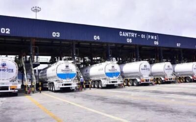 Nigeria suspends fuel import licenses, giving Dangote Refinery major boost
