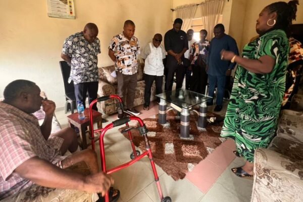 Gov Otu’s Aide Collaborates NUJ to Visit Ailing Veteran Journalist, Celebrates Resilience