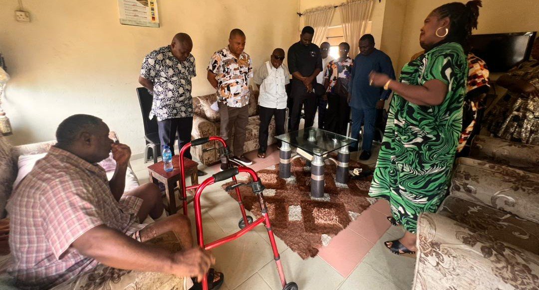 Gov Otu’s Aide Collaborates NUJ to Visit Ailing Veteran Journalist, Celebrates Resilience