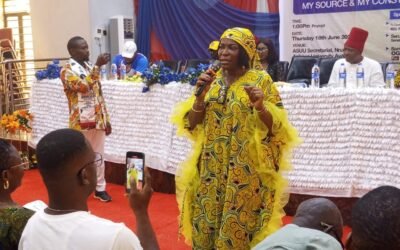 2027: NDC Distributes Rice, Cash To Unizik Staff, Students