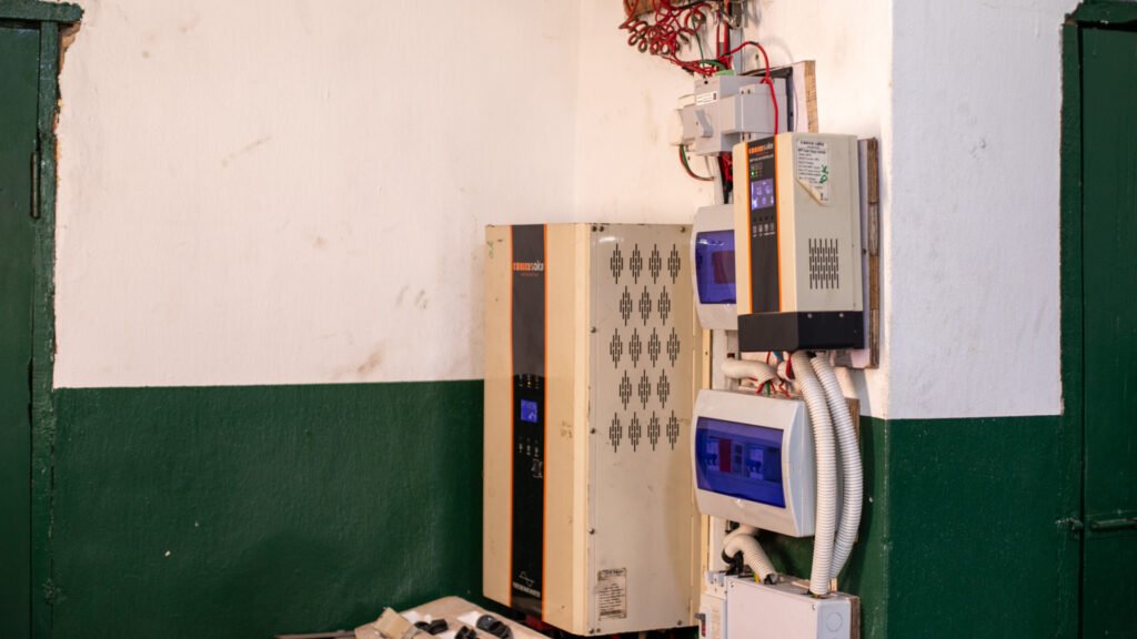 Nigerian innovator generates hospital power, medical oxygen from water