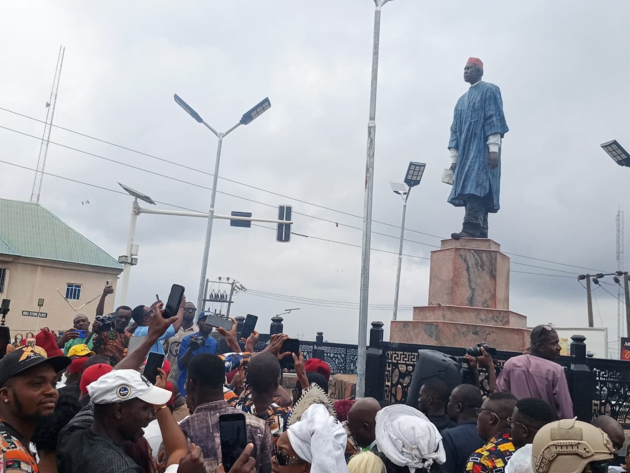 Soludo unveils Achebe's statue in Anambra