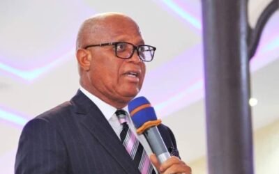 Akwa Ibom Governor Locks Out, Suspends Commissioners For Coming Late To EXCO Meeting