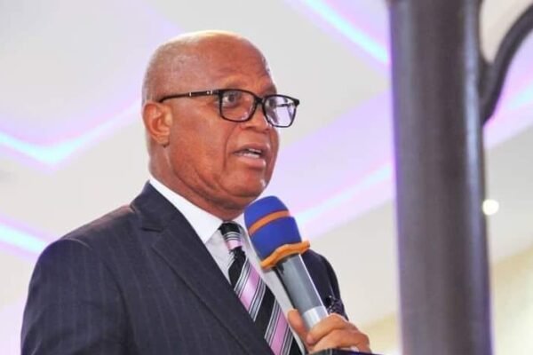 Akwa Ibom Governor Locks Out, Suspends Commissioners For Coming Late To EXCO Meeting