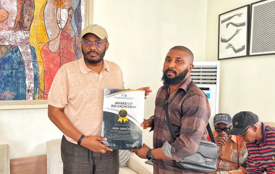 Hon Oden Ewa bags students most supportive leader award
